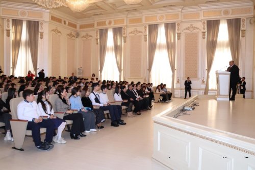 BSU Abşeronda məktəblilər üçün məlumat sessiyası keçirib