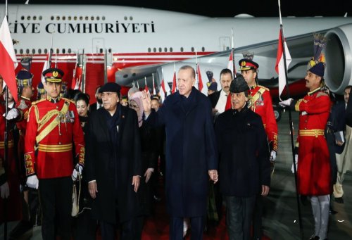 Türkiyə Prezidenti Pakistana səfər edib