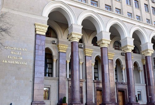 Professor Binəli Musayevin 80 illik yubileyinə həsr olunmuş elmi sessiya keçirilib