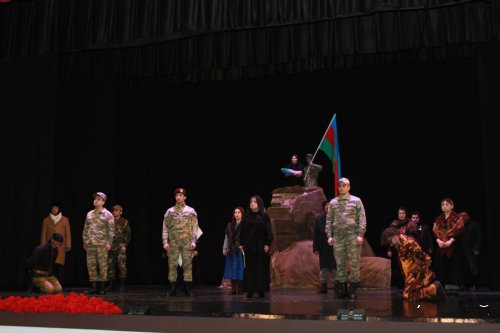 Mingəçevir teatrında “Xocalıdan Xocalıya” səhnə əsəri nümayiş etdirilib