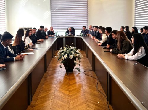 Dövlət İdarəçilik Akademiyasının tələbələri Gənclər Günü münasibətilə təltif edilib