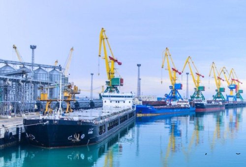Xəzərin dayazlaşması Aktau limanındakı tankerlərə problemlər yaradır