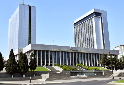 Milli Məclisin yaz sessiyasında növbəti plenar iclası keçirilir