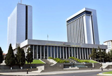 Korsika ilə bağlı konstitusiya qanunu layihəsi Azərbaycan parlamentində dəstəklənib
