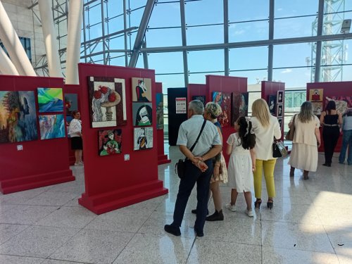 Azərbaycan rəssamlarının əsərləri Ankara hava limanında nümayiş olunur